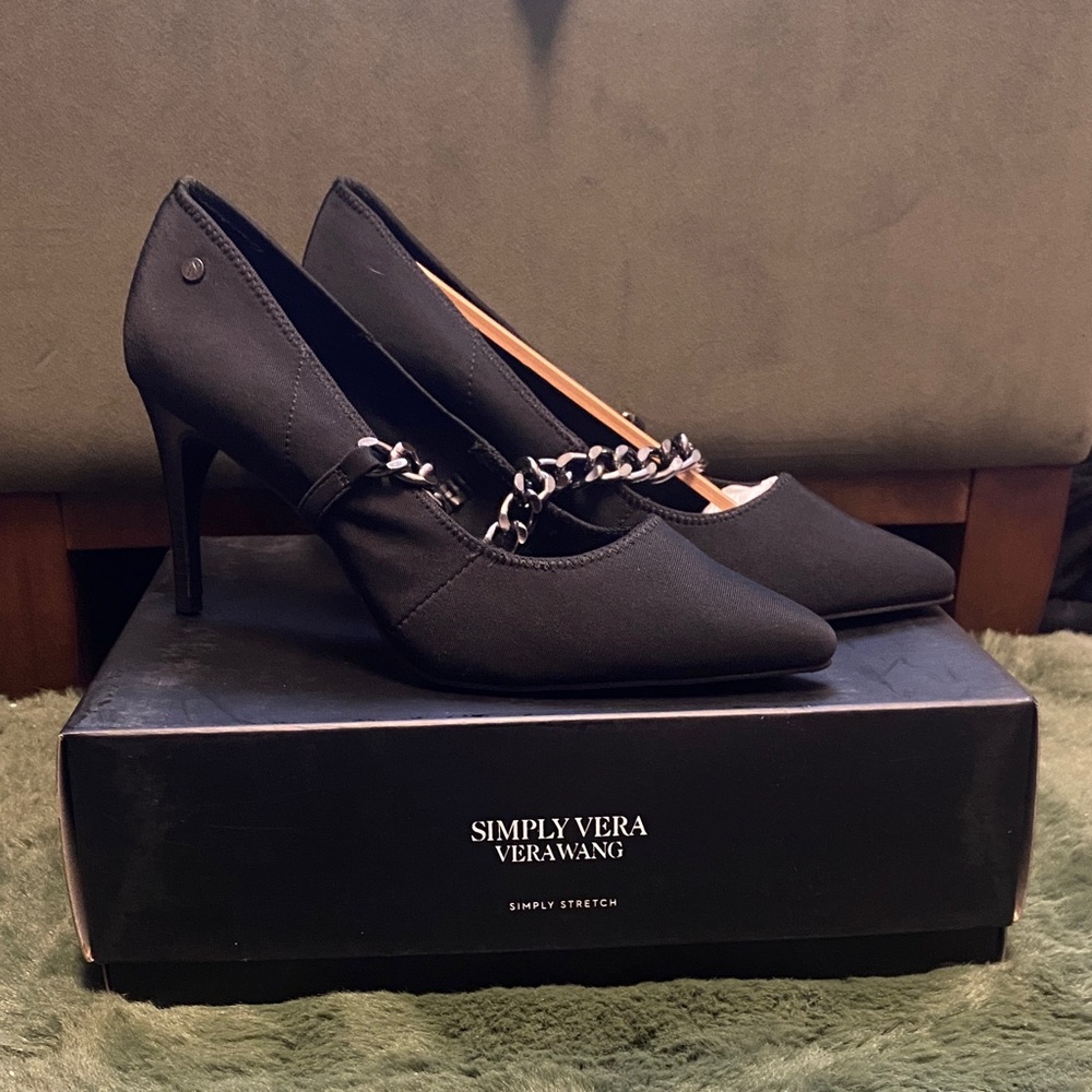 Simply Vera Vera Wang Black Heels with Chain Accent